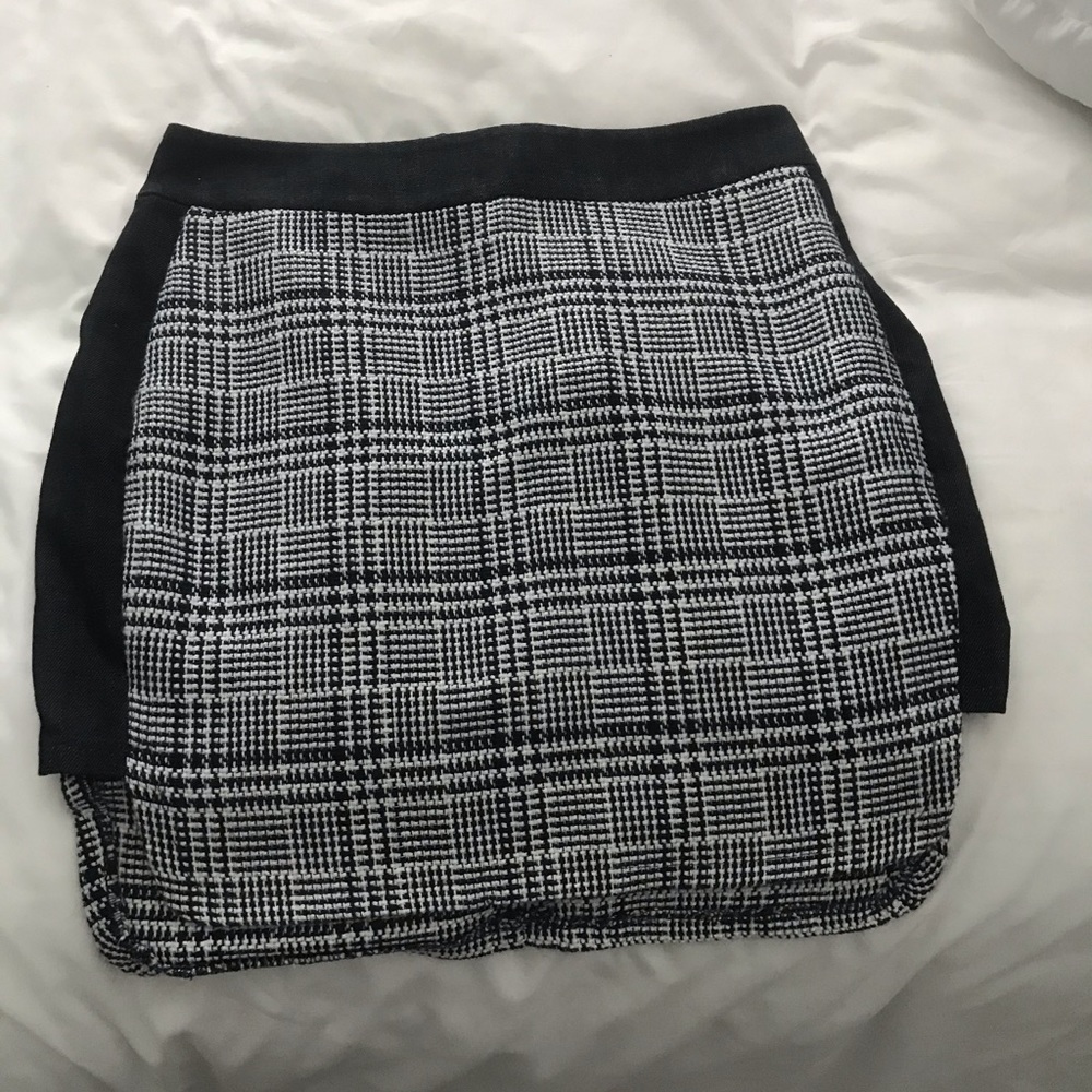 BCBG Navy and White Skirt